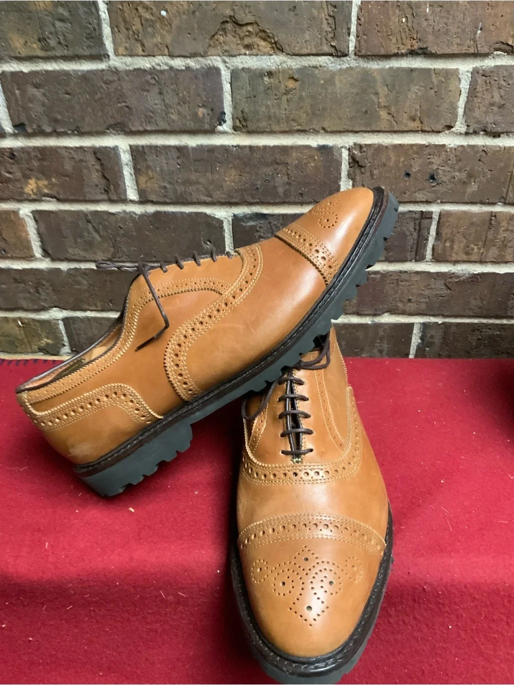 Men's Tan Leather Brogue Derby Shoes - Durable Lug Sole Oxford